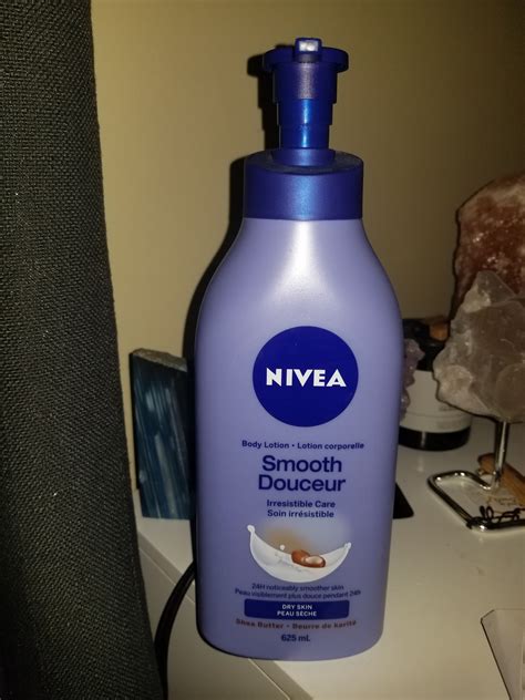 Nivea Smooth Replenishing Body Lotion for Dry Skin (with Shea Butter ...