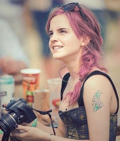 Emma Watson Emma Watson Belle, Pastel Pink Hair, Hair Color Pink, Pastel Style, Purple Hair ...