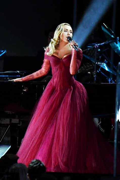 Miley Cyrus's 2018 Grammys Performance Dress | Mary J. Blige Performance Dress at the Oscars ...