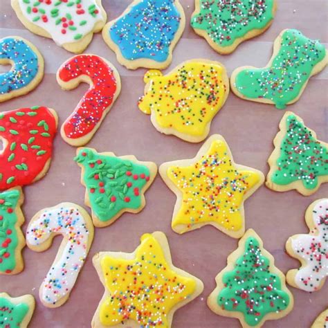 Christmas Lemon Sugar Cookies / Best Cut Out Sugar Cookie Recipe Joyfoodsunshine - Frosted sugar ...