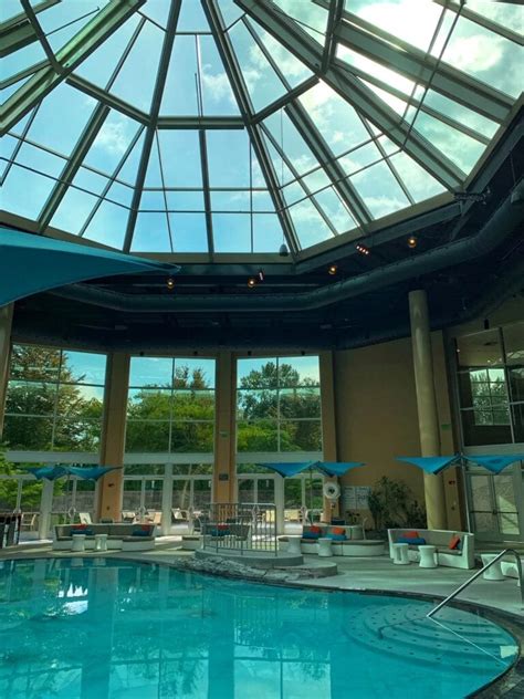 6 Washington Hotels With Great Indoor Pools (Staycation Ideas ...