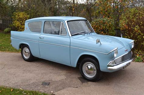 Lot 371 - 1960 Ford Anglia 105E Deluxe