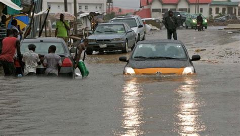 Lagosians Battle Extreme Flooding: Houses In VI, Lekki, Ikoyi & Ajah ...