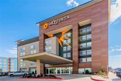 La Quinta Inn & Suites by Wyndham Oklahoma City Airport | Oklahoma City, OK Hotels