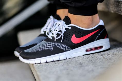 Nike SB Eric Koston 2 Max Black University Red - Sneaker Bar Detroit