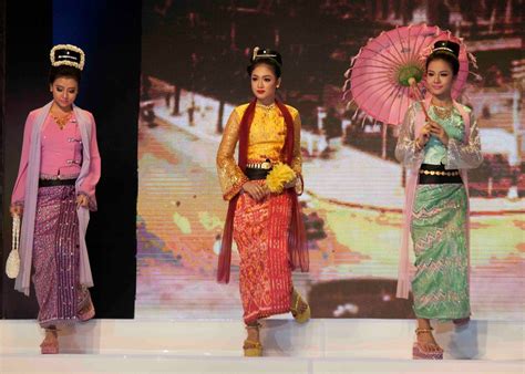 Traditional Fashion, Traditional Dresses, Womens Day Photos, Myanmar ...