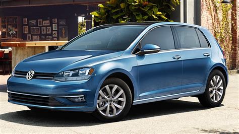 2021 Volkswagen Golf Review | Kelley Blue Book