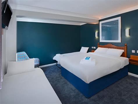 Travelodge Cardiff Whitchurch Rooms: Pictures & Reviews - Tripadvisor