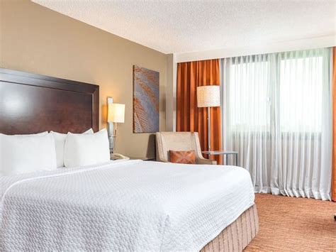 Sonesta Miami Airport Hotel with Parking and Shuttle | Sonesta