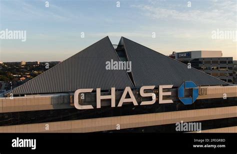 Chase logo Stock Videos & Footage - HD and 4K Video Clips - Alamy