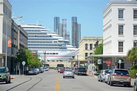 22 IDEAL Hotels Near Galveston Cruise Port With Shuttle