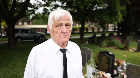 'I've spent years caring for a grave of a man I've never met - and this is why' - Mirror Online