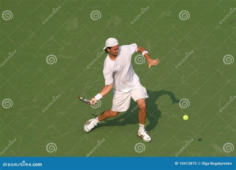 Male Professional Tennis Player Forehand Editorial Image - Image of tournament, robert: 10413875