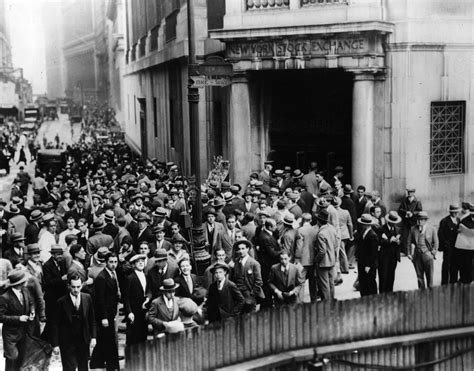 12 Scary Photographs Of The 1929 Wall Street Crash That Kicked Off The ...