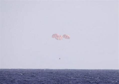 Dragon capsule makes fiery entrance, safe splashdown • The Register