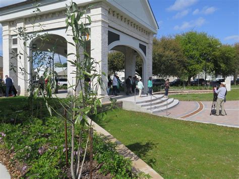 Donaldsonville dedicates Crescent Park renovation project in memory of ...