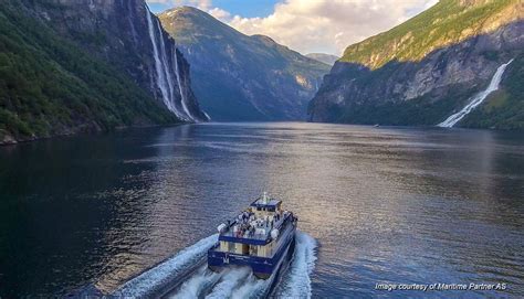 Fjord Cruise Alesund Geiranger