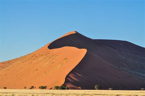 Sossusvlei Dune 1 - Style Hi Club