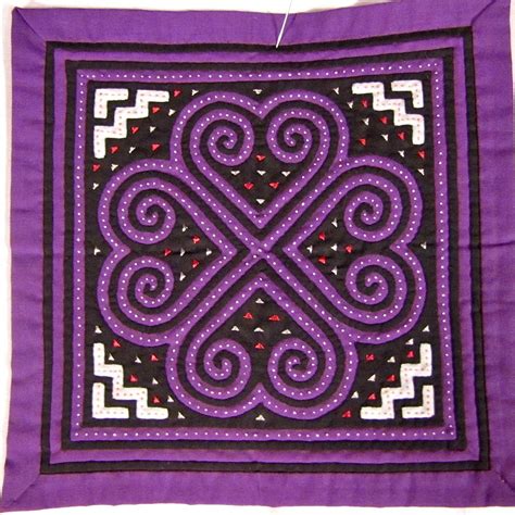 Hmong American reverse applique textile square | Hmong embroidery, Reverse applique, Yarn painting