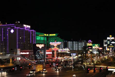 Las Vegas Night Tours - Limo, Helicopter, Party Bus & Club Crawl Prices