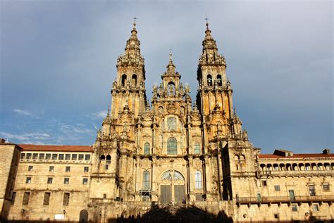 A Guided Tour Inside & Around the Cathedral of Santiago de Compostela ...