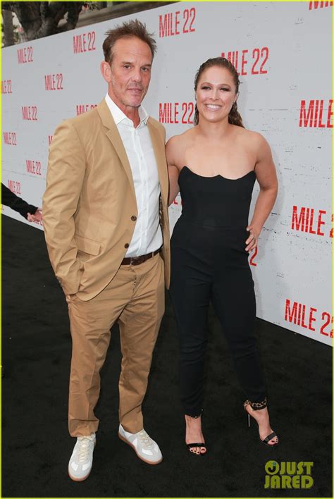 Photo: mark wahlberg lauren cohan and ronda rousey premiere mile 22 28 ...