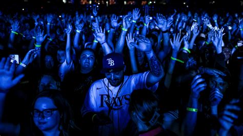 Vanilla Ice, Montell Jordan take over The Trop on Friday for Rays ...