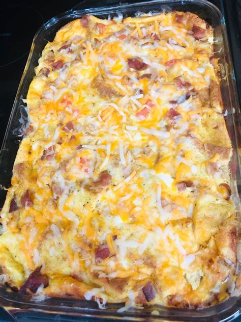 SAUSAGE, EGG & CREAM CHEESE HASH BROWN BREAKFAST CASSEROLE – Kitch Me Now