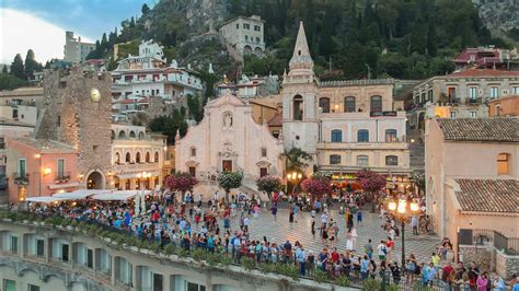 Taormina by night, Sicily | 360 VR Experiences & Adventures - YouTube