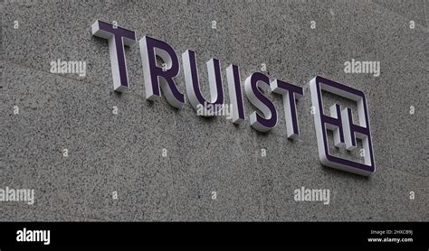 Truist tower hi-res stock photography and images - Alamy