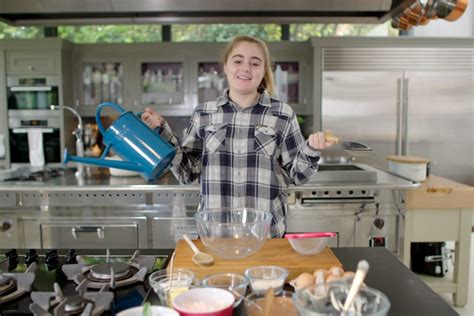 How to make chocolate mud pies with Tilly Ramsay | LearnEnglish Kids