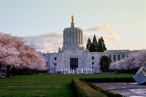 Oregon State Capitol Stock Photos, Pictures & Royalty-Free Images - iStock