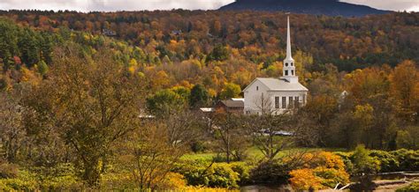 Stowe, Vermont | Mountain town, Stowe vermont, Favorite places