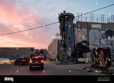 The wall between Palestine and Israel in Bethlehem Stock Photo - Alamy