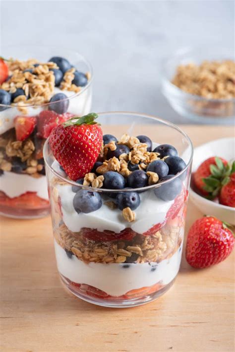 Fruit & Yogurt Parfaits {With Granola} - Feel Good Foodie