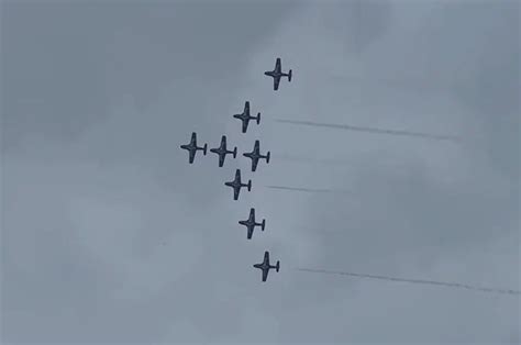 Good turnout for Snowbirds flyover in Saskatoon | 650 CKOM