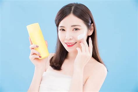 7 Best Face Sunscreens For The Hot Singapore Weather