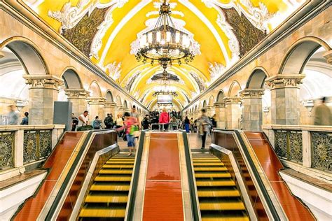 Moscow Metro Daily Tour: Small Group 2023