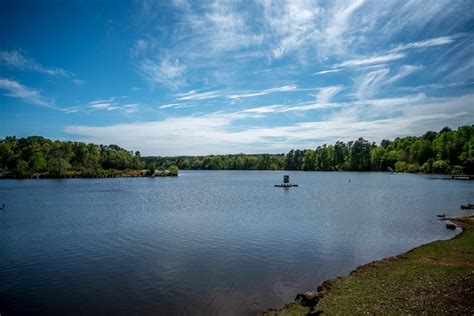 lake in holly springs nc