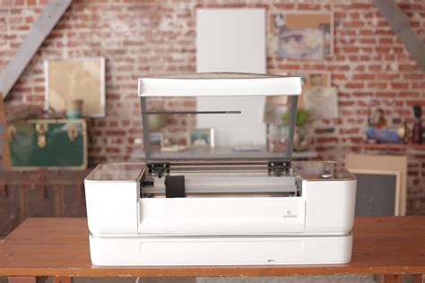 Glowforge 3D laser printer breaks 30-day crowdfunding record after $27.9M in sales – GeekWire