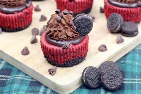 Red Velvet Oreo Cheesecake Cupcakes - Mouthwatering - Mamacita On The Move