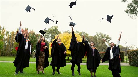 International students welcomed back to Albury for graduation - CSU News