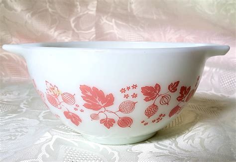 Vintage Pink Gooseberry Pyrex Cinderella Set - Aunt Gladys' Attic