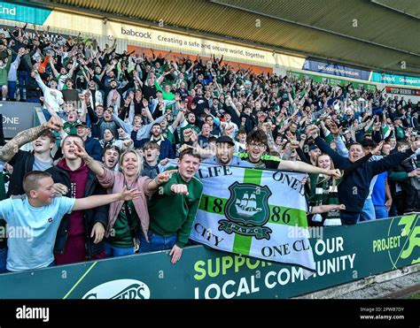 Plymouth argyle fans celebrate hi-res stock photography and images - Alamy