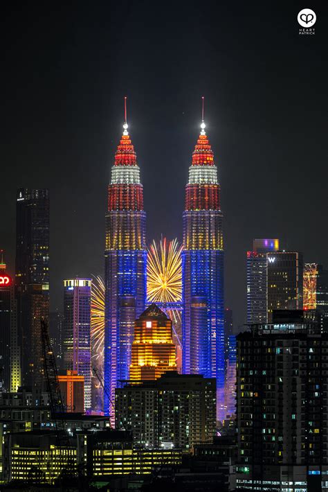 Heartpatrick Urban Exploring: Fireworks at Petronas Twin Towers during ...