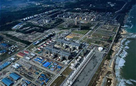 Contractor dies in incident at Petronas' Bintulu LNG complex - LNG Prime