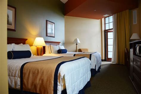 Rooms on Lake Vermilion Tower MN | Book Deluxe Standard & Premium Rooms ...