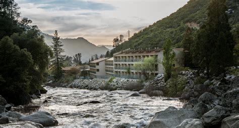 Yosemite View Lodge : California Holiday Architects