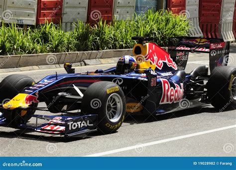 David Coulthard in Formula 1 Car Editorial Photography - Image of tires ...