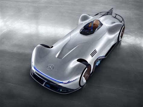 Mercedes-Benz Vision EQ Silver Arrow Concept - Car Body Design